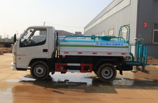 解放藍(lán)牌3噸灑水車高清圖片 解放藍(lán)牌3噸灑水車高清圖片