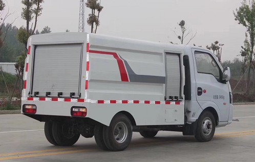 東風(fēng)途逸路面高壓清洗車高清圖片 東風(fēng)途逸路面高壓清洗車高清圖片