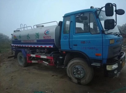 車(chē)主一手帶牌手續(xù)齊全東風(fēng)12噸二手灑水車(chē)