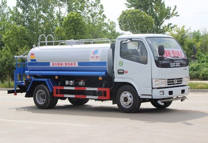 東風(fēng)d6灑水車圖片 東風(fēng)d6灑水車圖片