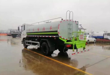 國六15噸東風(fēng)天錦灑水車圖片 國六15噸東風(fēng)天錦灑水車圖片
