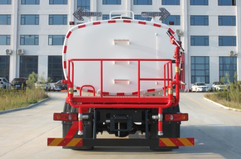 大運(yùn)運(yùn)途12方-13方灑水車 大運(yùn)運(yùn)途12方-13方灑水車