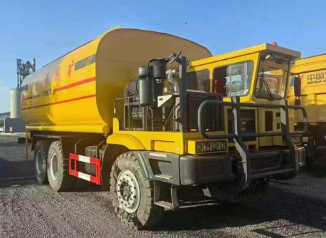 二手同力重工礦山灑水車(chē)_二手45方礦山灑水車(chē) 二手同力重工礦山灑水車(chē)_二手45方礦山灑水車(chē)